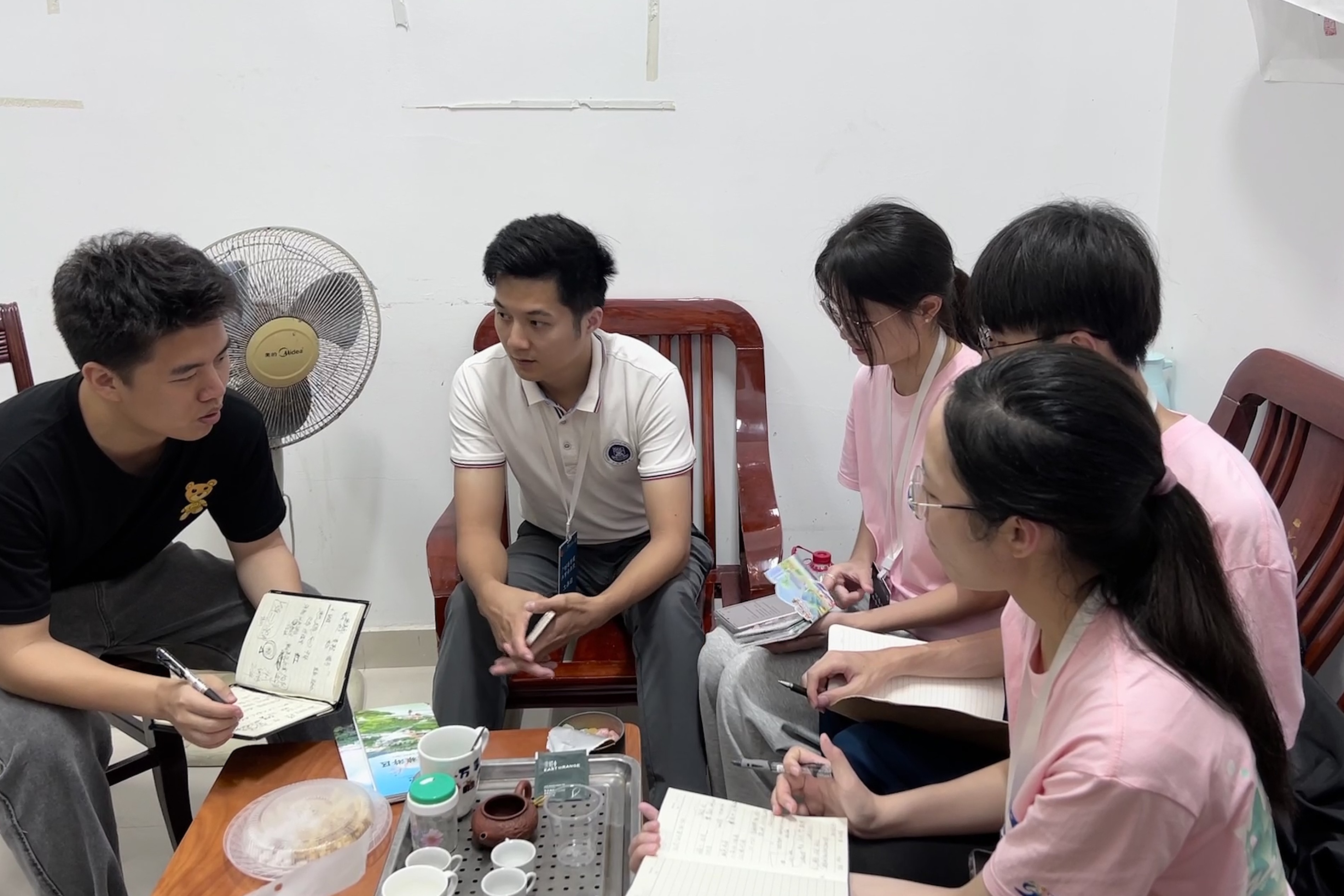 双方探讨.jpg