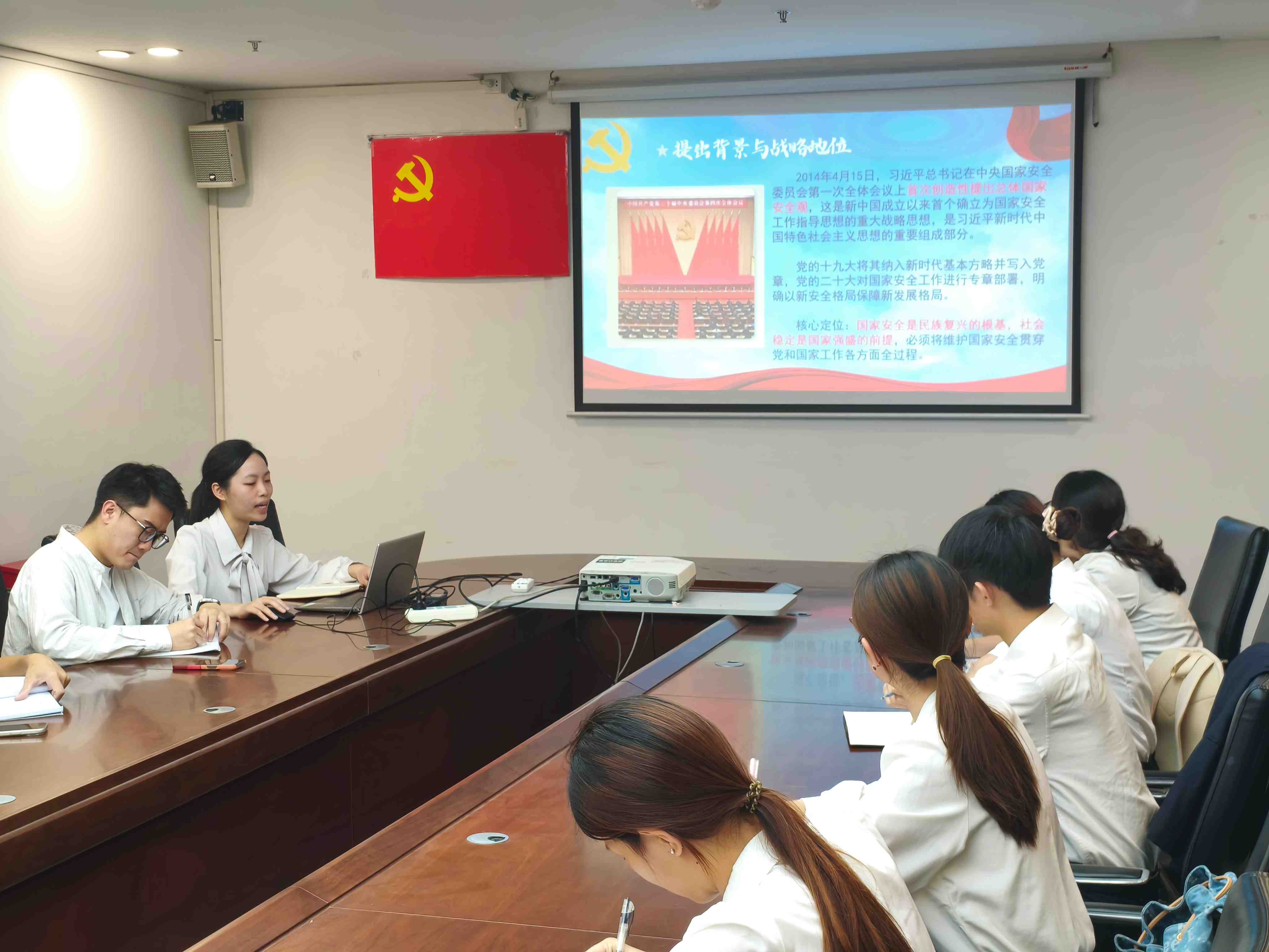 胡艺潆领学.jpg