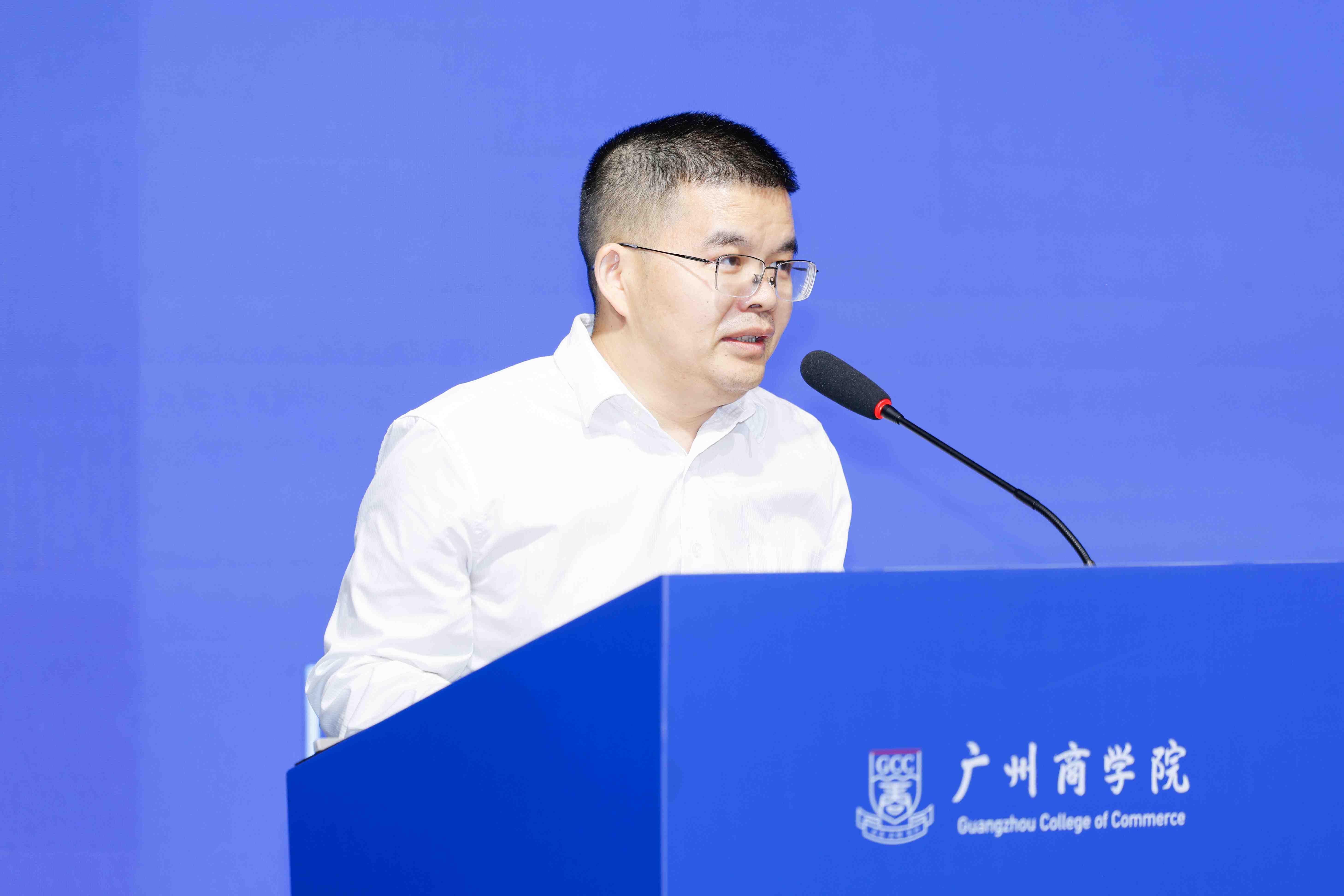 管理学院副院长舒光美作分享.jpg