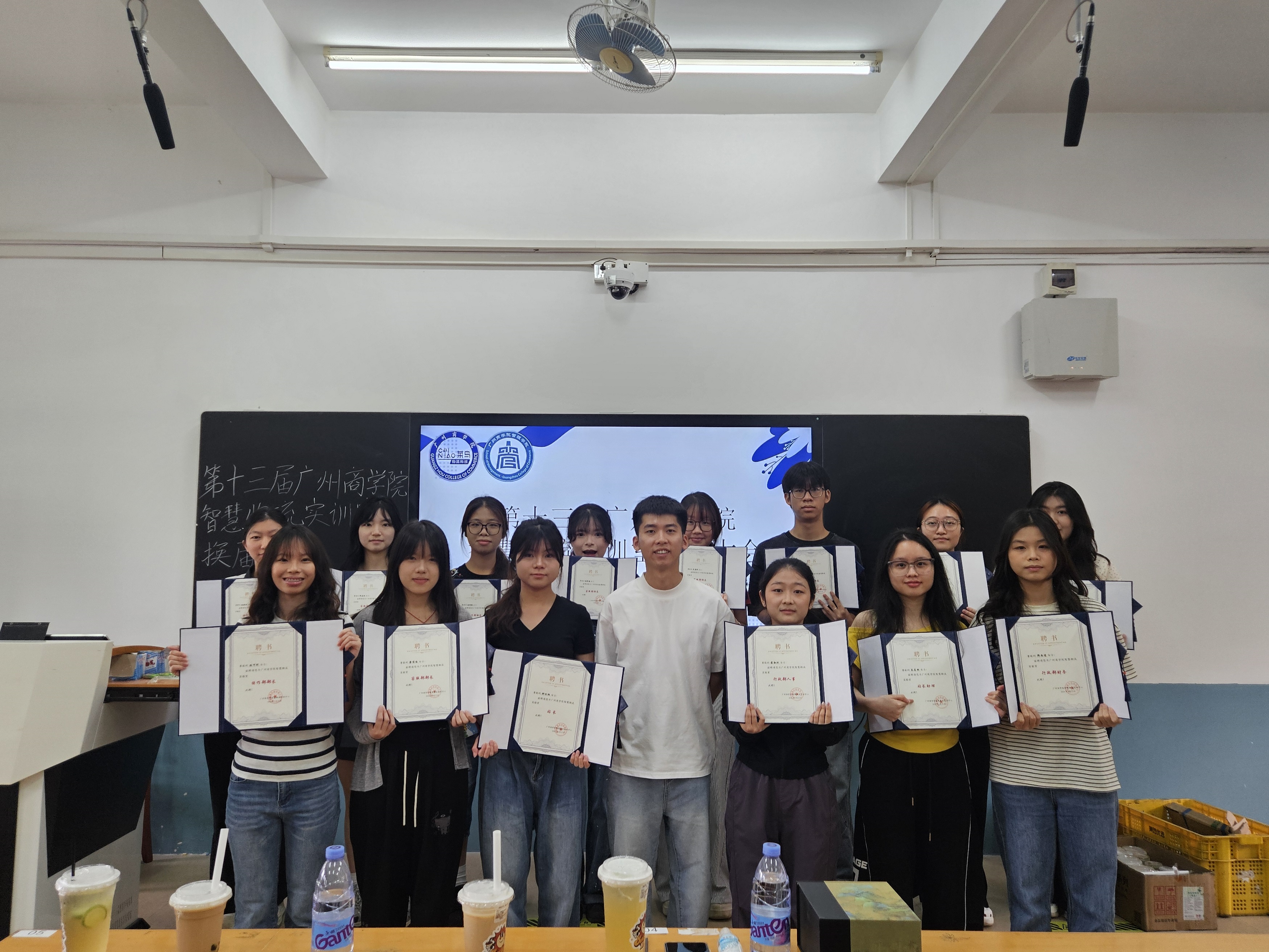 学生团队换届.jpg